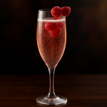 Kir Imperial en bubblande festdryck med bärig elegans för speciella tillfällen