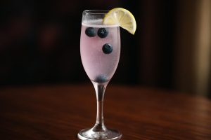 Blabarsbubbell – en frisk sommardrink med bubblor och barsmak som förgyller stunderna