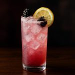 Blackberry Fizz en frisk och bubblande sommarfavorit full av smak och färg