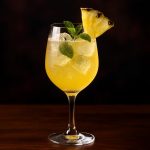 Pineapple Prosecco Punch – en frisk och bubblig sommarfestdrank full av glädje och tropiska smaker